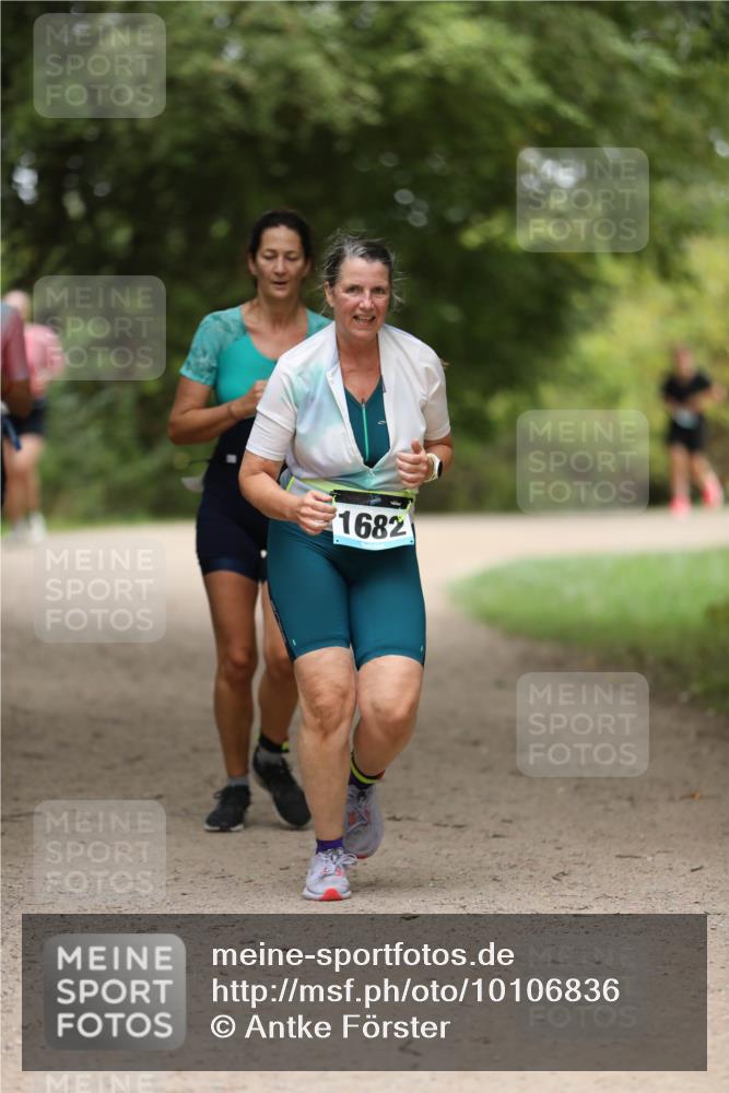 30.08.2026 - Elbe Triathlon Hamburg Antke Förster http://msf.ph/oto/10106836 30.08.2026 12:24:50 Laufen 1682 meine-sportfotos.de