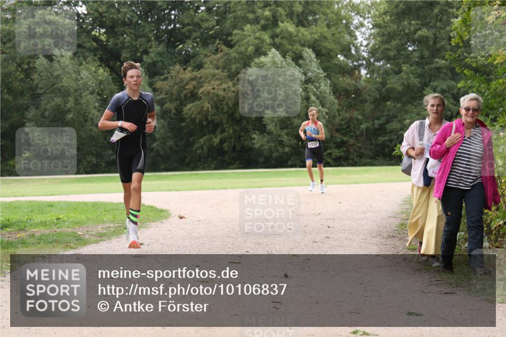 30.08.2026 - Elbe Triathlon Hamburg Antke Förster http://msf.ph/oto/10106837 30.08.2026 12:36:04 Laufen 1732 meine-sportfotos.de