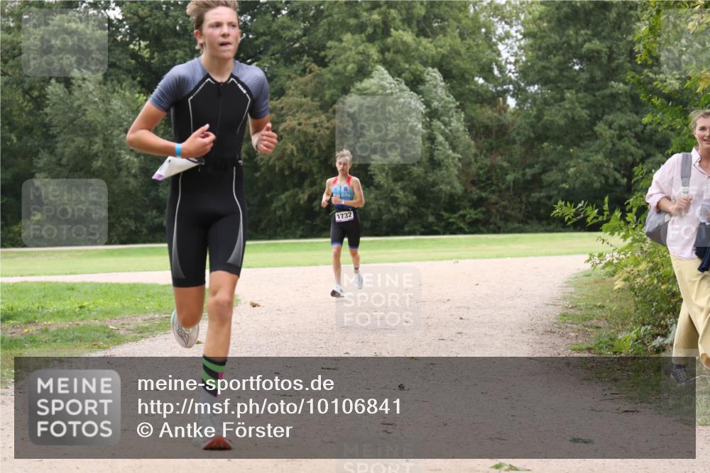 30.08.2026 - Elbe Triathlon Hamburg Antke Förster http://msf.ph/oto/10106841 30.08.2026 12:36:05 Laufen 1732 meine-sportfotos.de