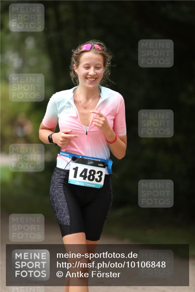 30.08.2026 - Elbe Triathlon Hamburg Antke Förster http://msf.ph/oto/10106848 30.08.2026 12:24:54 Laufen 1483 meine-sportfotos.de