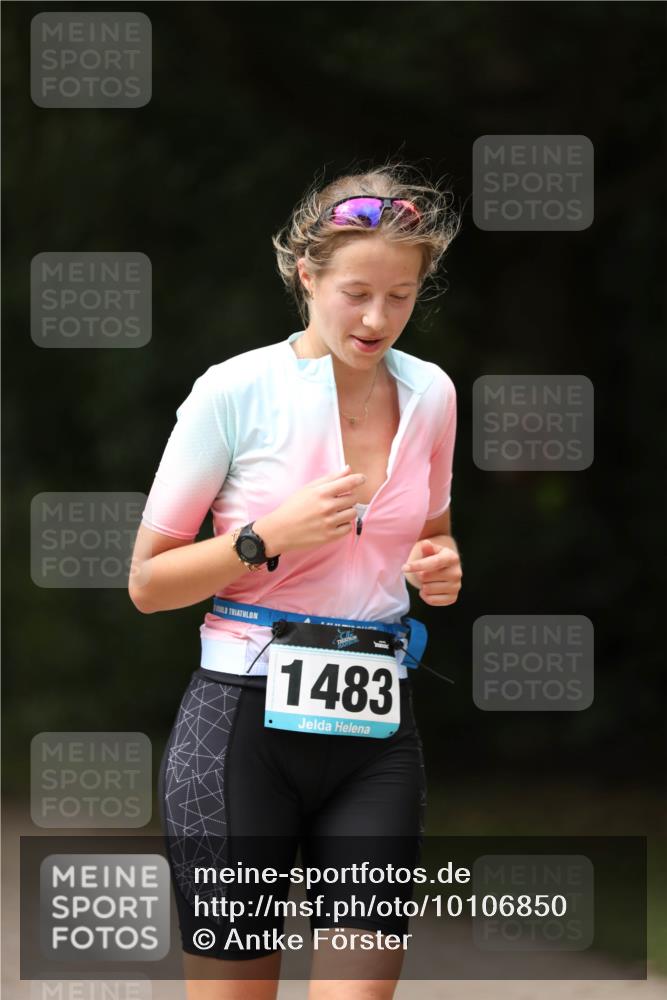 30.08.2026 - Elbe Triathlon Hamburg Antke Förster http://msf.ph/oto/10106850 30.08.2026 12:24:54 Laufen 1483 meine-sportfotos.de
