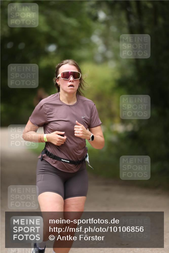 30.08.2026 - Elbe Triathlon Hamburg Antke Förster http://msf.ph/oto/10106856 30.08.2026 12:24:58 Laufen  meine-sportfotos.de