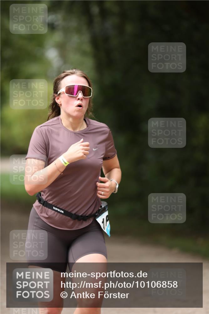 30.08.2026 - Elbe Triathlon Hamburg Antke Förster http://msf.ph/oto/10106858 30.08.2026 12:24:58 Laufen  meine-sportfotos.de