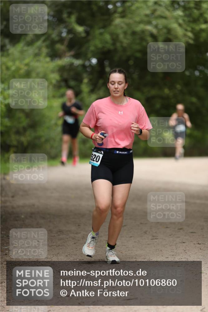 30.08.2026 - Elbe Triathlon Hamburg Antke Förster http://msf.ph/oto/10106860 30.08.2026 12:25:00 Laufen 520 meine-sportfotos.de