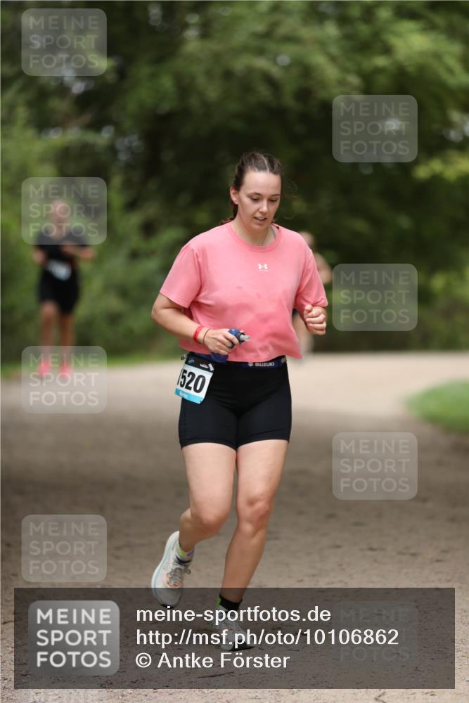 30.08.2026 - Elbe Triathlon Hamburg Antke Förster http://msf.ph/oto/10106862 30.08.2026 12:25:00 Laufen 520 meine-sportfotos.de
