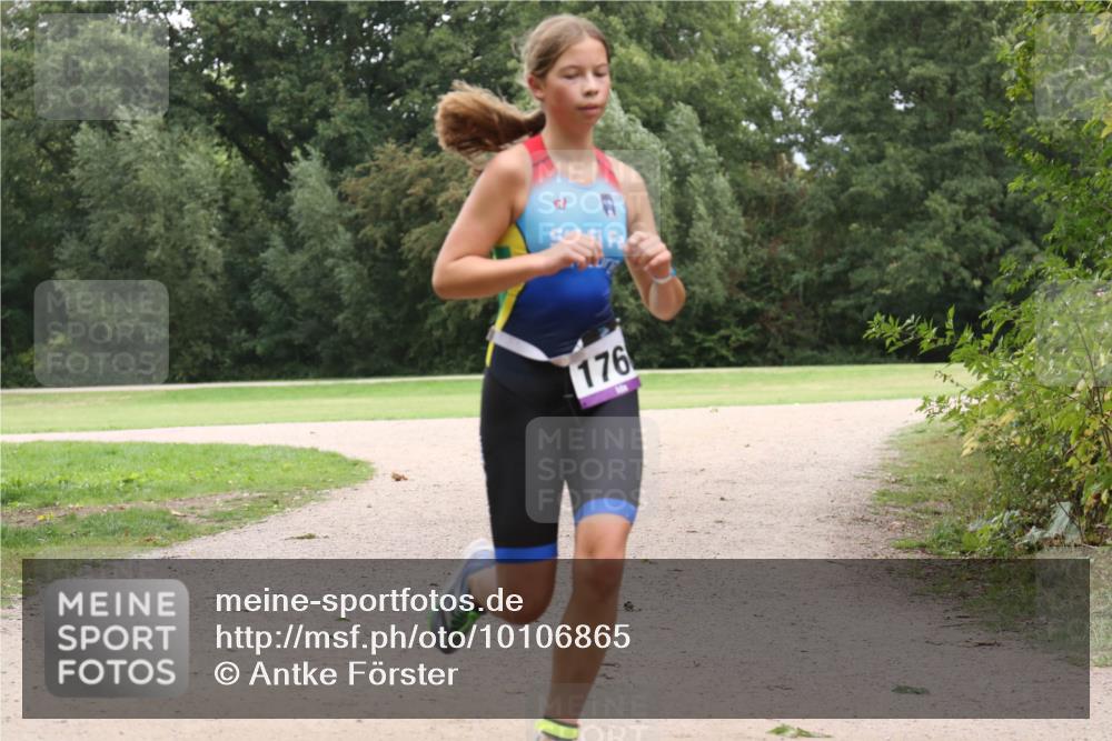 30.08.2026 - Elbe Triathlon Hamburg Antke Förster http://msf.ph/oto/10106865 30.08.2026 12:36:24 Laufen 176 meine-sportfotos.de
