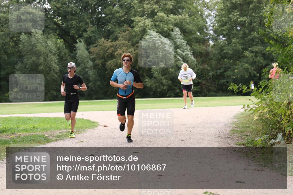 30.08.2026 - Elbe Triathlon Hamburg Antke Förster http://msf.ph/oto/10106867 30.08.2026 12:37:42 Laufen 3, 1720 meine-sportfotos.de