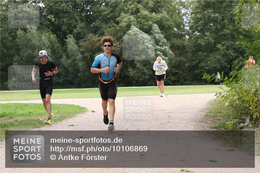 30.08.2026 - Elbe Triathlon Hamburg Antke Förster http://msf.ph/oto/10106869 30.08.2026 12:37:42 Laufen 1720 meine-sportfotos.de