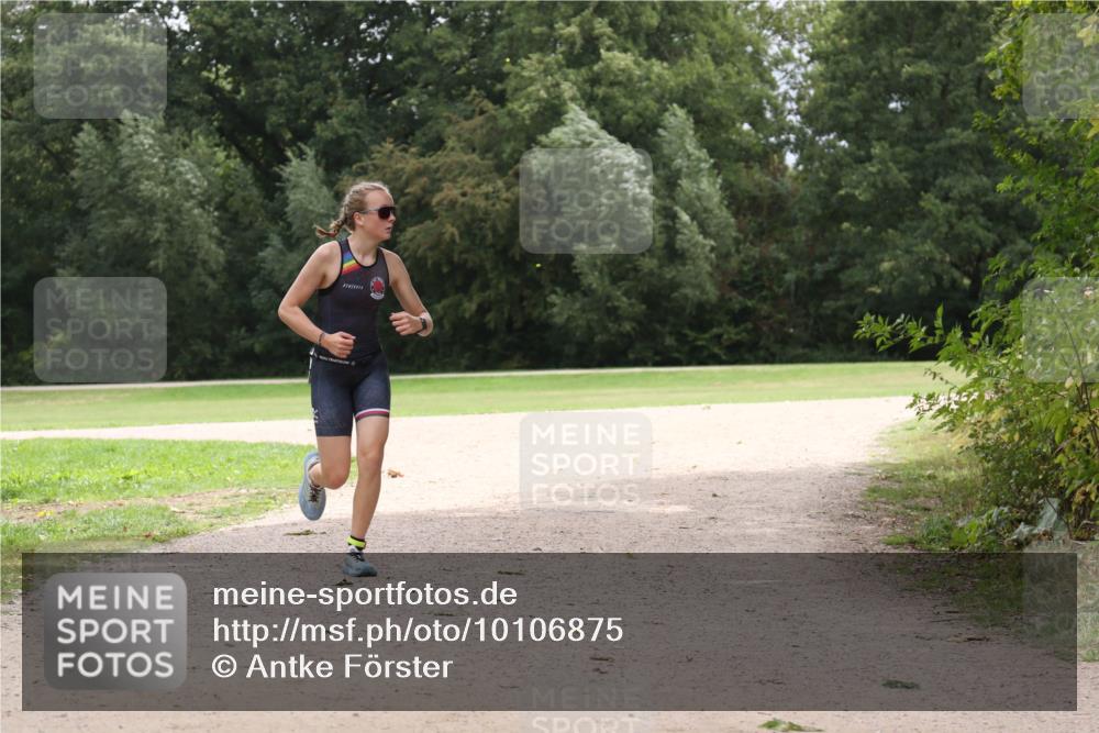 30.08.2026 - Elbe Triathlon Hamburg Antke Förster http://msf.ph/oto/10106875 30.08.2026 12:37:57 Laufen  meine-sportfotos.de