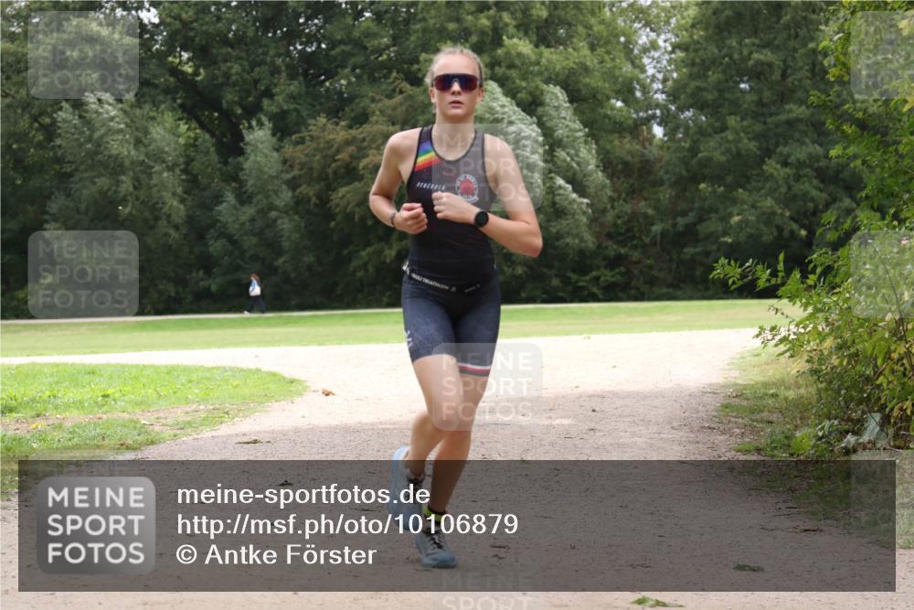 30.08.2026 - Elbe Triathlon Hamburg Antke Förster http://msf.ph/oto/10106879 30.08.2026 12:37:58 Laufen  meine-sportfotos.de
