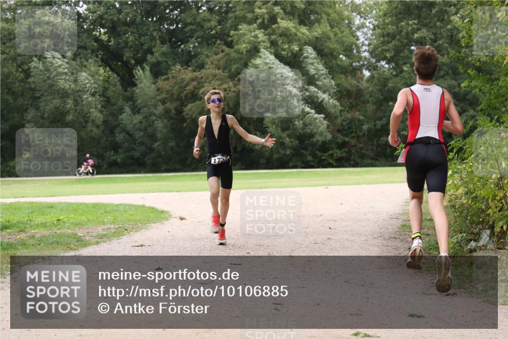30.08.2026 - Elbe Triathlon Hamburg Antke Förster http://msf.ph/oto/10106885 30.08.2026 12:38:15 Laufen  meine-sportfotos.de