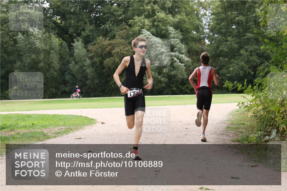 30.08.2026 - Elbe Triathlon Hamburg Antke Förster http://msf.ph/oto/10106889 30.08.2026 12:38:17 Laufen 1172 meine-sportfotos.de