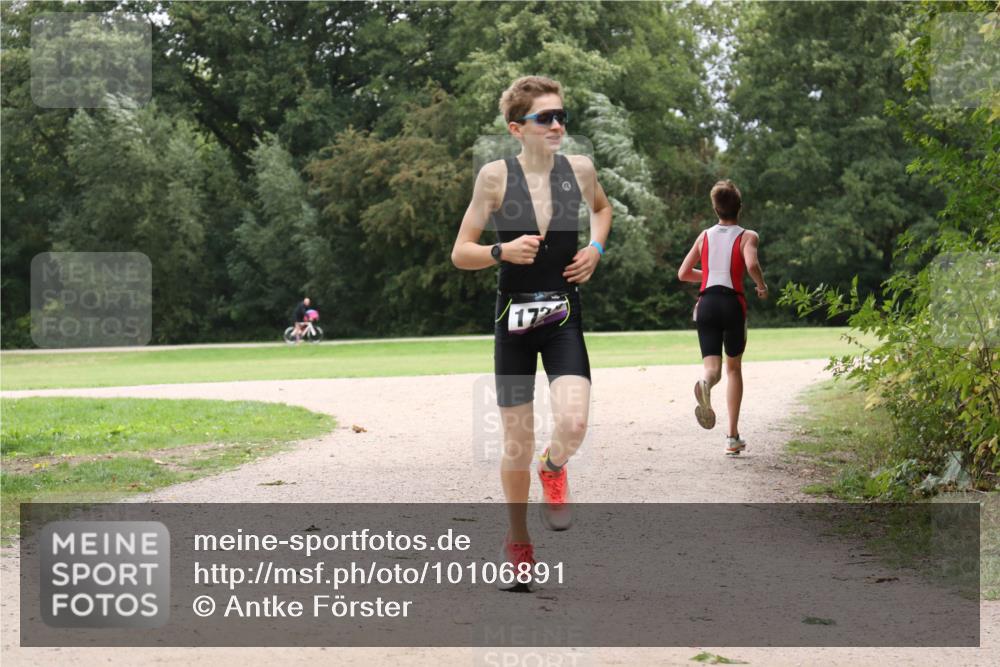 30.08.2026 - Elbe Triathlon Hamburg Antke Förster http://msf.ph/oto/10106891 30.08.2026 12:38:17 Laufen 172 meine-sportfotos.de