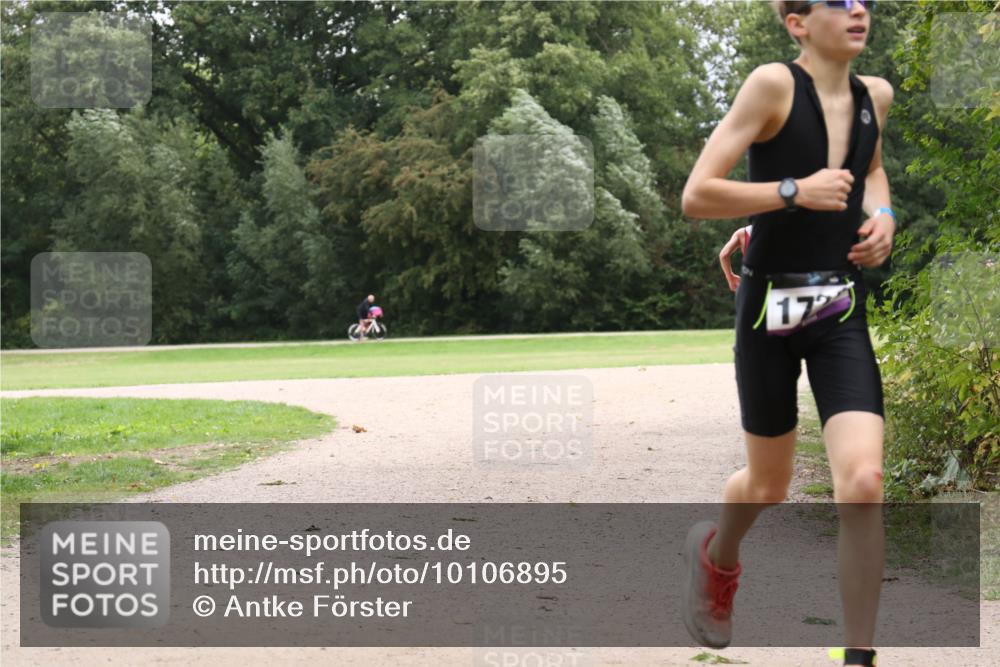 30.08.2026 - Elbe Triathlon Hamburg Antke Förster http://msf.ph/oto/10106895 30.08.2026 12:38:18 Laufen 1723 meine-sportfotos.de