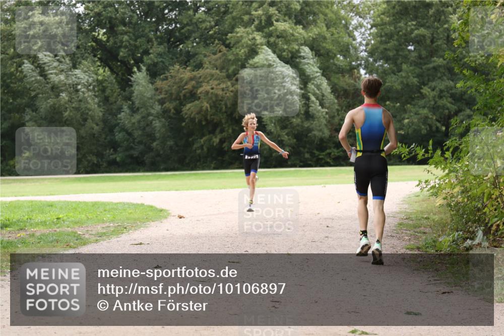 30.08.2026 - Elbe Triathlon Hamburg Antke Förster http://msf.ph/oto/10106897 30.08.2026 12:38:31 Laufen  meine-sportfotos.de