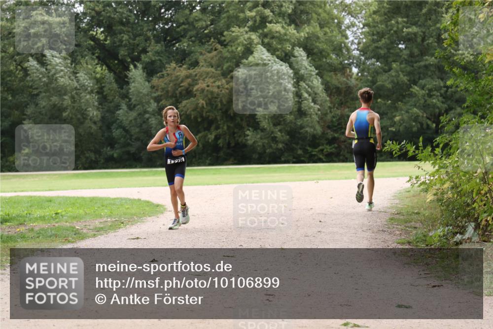 30.08.2026 - Elbe Triathlon Hamburg Antke Förster http://msf.ph/oto/10106899 30.08.2026 12:38:32 Laufen 1738 meine-sportfotos.de