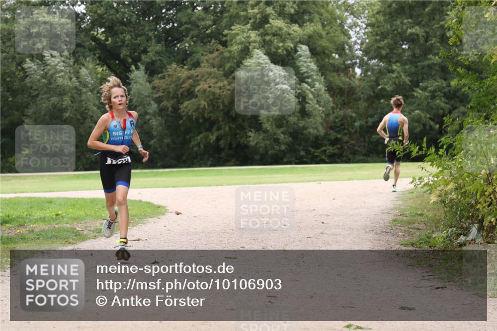 30.08.2026 - Elbe Triathlon Hamburg Antke Förster http://msf.ph/oto/10106903 30.08.2026 12:38:34 Laufen  meine-sportfotos.de