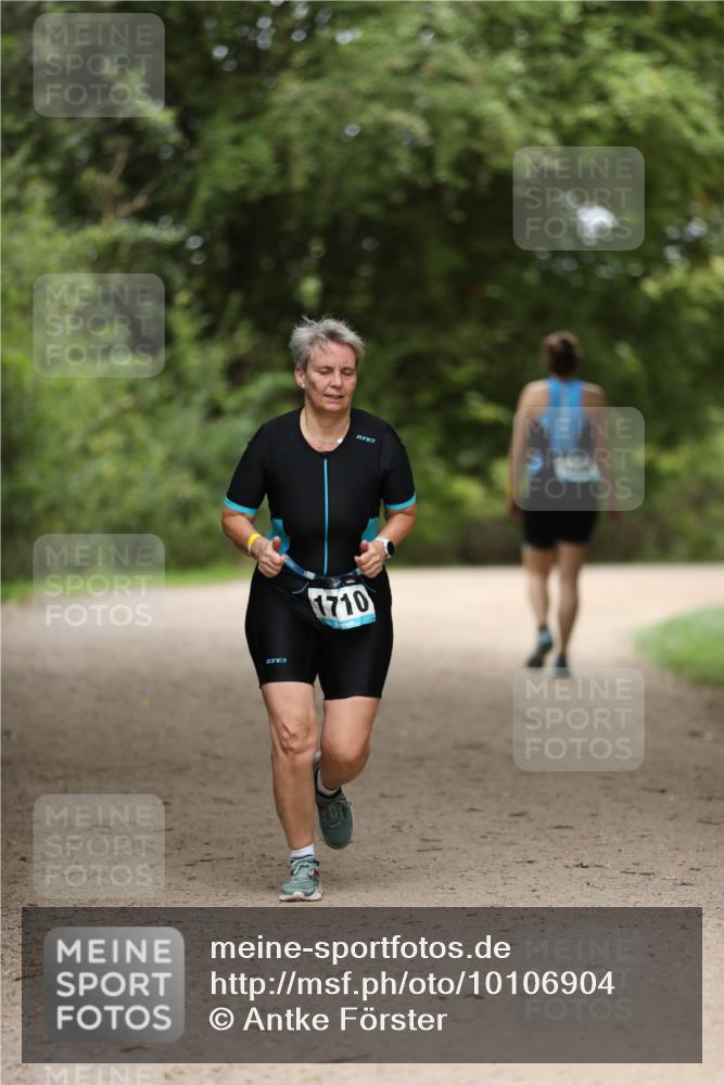 30.08.2026 - Elbe Triathlon Hamburg Antke Förster http://msf.ph/oto/10106904 30.08.2026 12:25:46 Laufen 3, 1710 meine-sportfotos.de