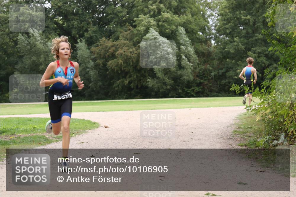 30.08.2026 - Elbe Triathlon Hamburg Antke Förster http://msf.ph/oto/10106905 30.08.2026 12:38:35 Laufen  meine-sportfotos.de