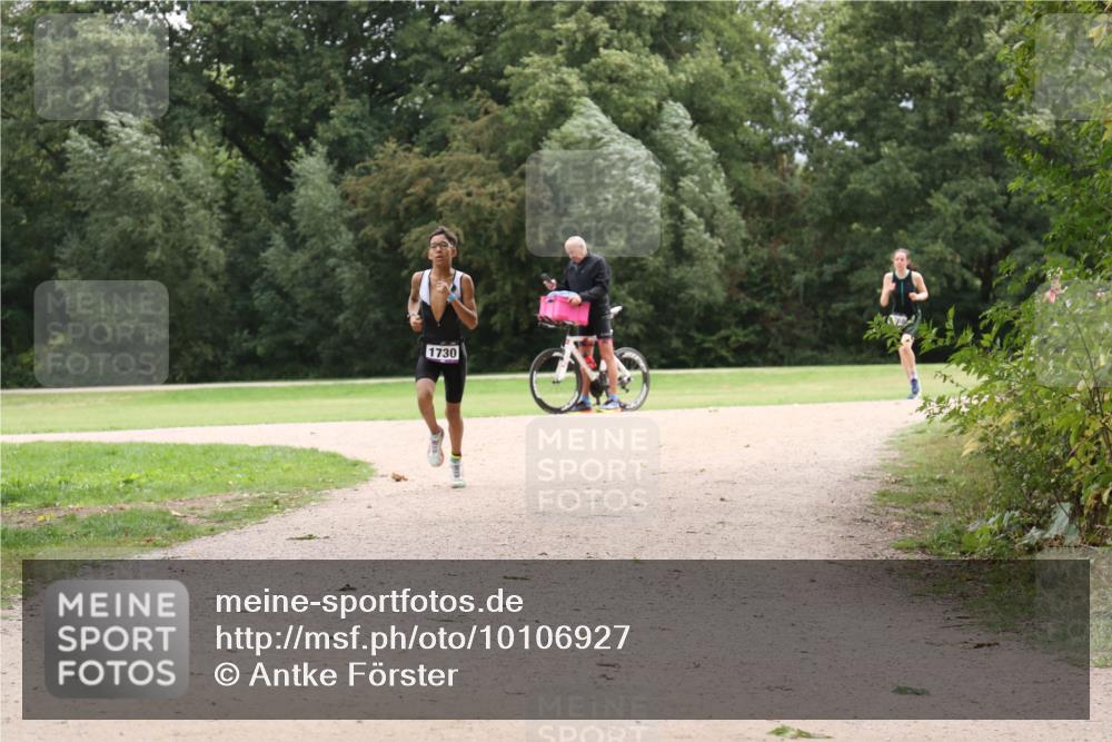 30.08.2026 - Elbe Triathlon Hamburg Antke Förster http://msf.ph/oto/10106927 30.08.2026 12:39:21 Laufen 1730 meine-sportfotos.de
