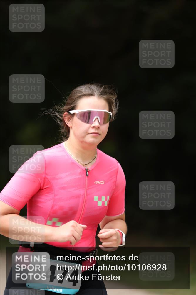 30.08.2026 - Elbe Triathlon Hamburg Antke Förster http://msf.ph/oto/10106928 30.08.2026 12:26:41 Laufen 1474 meine-sportfotos.de