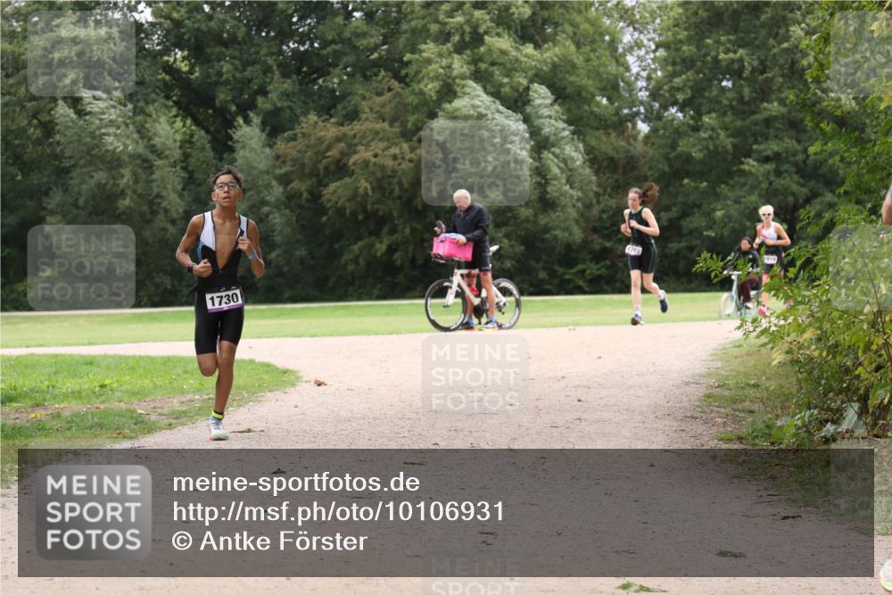 30.08.2026 - Elbe Triathlon Hamburg Antke Förster http://msf.ph/oto/10106931 30.08.2026 12:39:22 Laufen 1730, 1763 meine-sportfotos.de