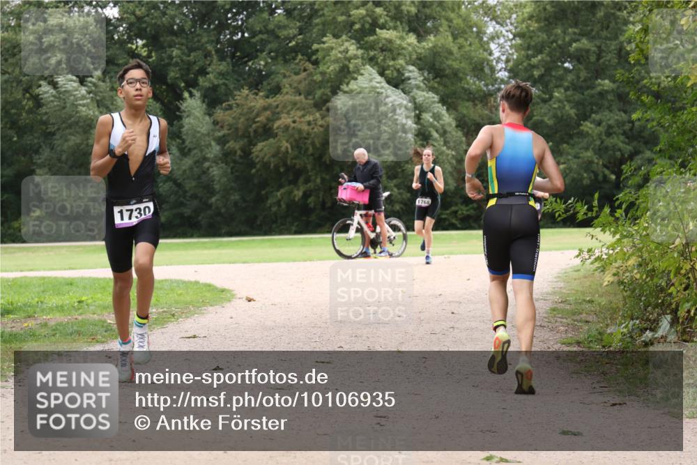 30.08.2026 - Elbe Triathlon Hamburg Antke Förster http://msf.ph/oto/10106935 30.08.2026 12:39:23 Laufen 1730, 1768 meine-sportfotos.de
