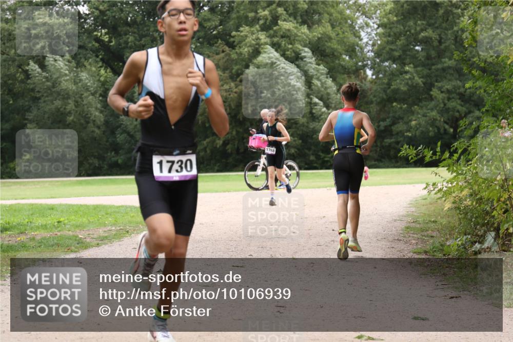 30.08.2026 - Elbe Triathlon Hamburg Antke Förster http://msf.ph/oto/10106939 30.08.2026 12:39:24 Laufen 1730, 1768 meine-sportfotos.de