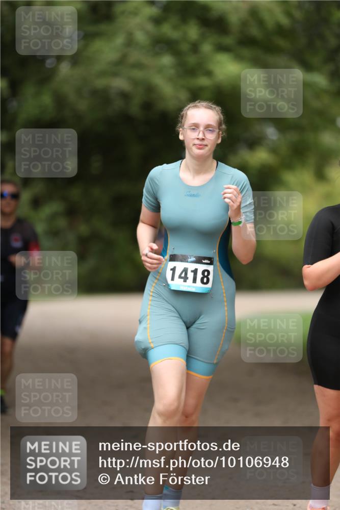 30.08.2026 - Elbe Triathlon Hamburg Antke Förster http://msf.ph/oto/10106948 30.08.2026 12:27:04 Laufen 1418 meine-sportfotos.de