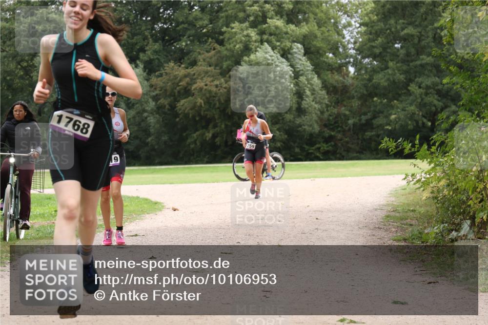 30.08.2026 - Elbe Triathlon Hamburg Antke Förster http://msf.ph/oto/10106953 30.08.2026 12:39:31 Laufen 1768, 9, 759 meine-sportfotos.de