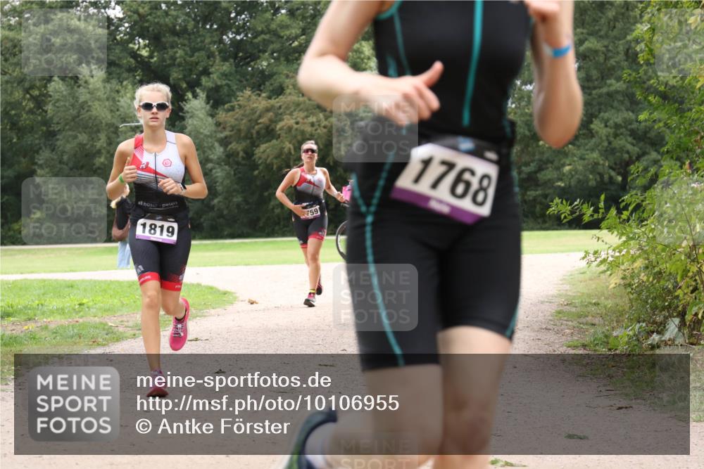 30.08.2026 - Elbe Triathlon Hamburg Antke Förster http://msf.ph/oto/10106955 30.08.2026 12:39:32 Laufen 1819, 59, 1768 meine-sportfotos.de