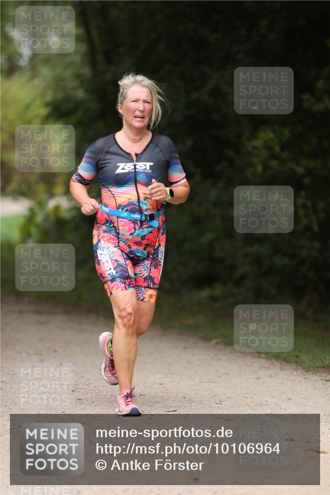 30.08.2026 - Elbe Triathlon Hamburg Antke Förster http://msf.ph/oto/10106964 30.08.2026 12:27:15 Laufen  meine-sportfotos.de