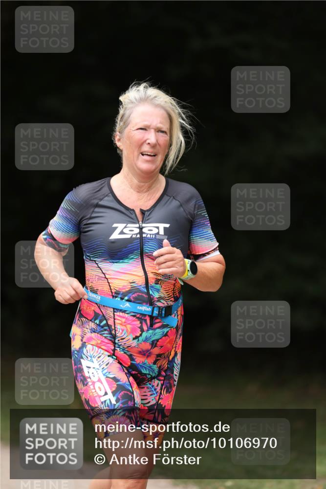 30.08.2026 - Elbe Triathlon Hamburg Antke Förster http://msf.ph/oto/10106970 30.08.2026 12:27:17 Laufen  meine-sportfotos.de