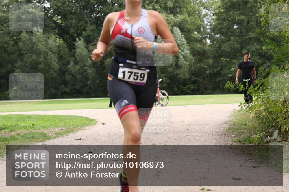 30.08.2026 - Elbe Triathlon Hamburg Antke Förster http://msf.ph/oto/10106973 30.08.2026 12:39:37 Laufen 1759 meine-sportfotos.de