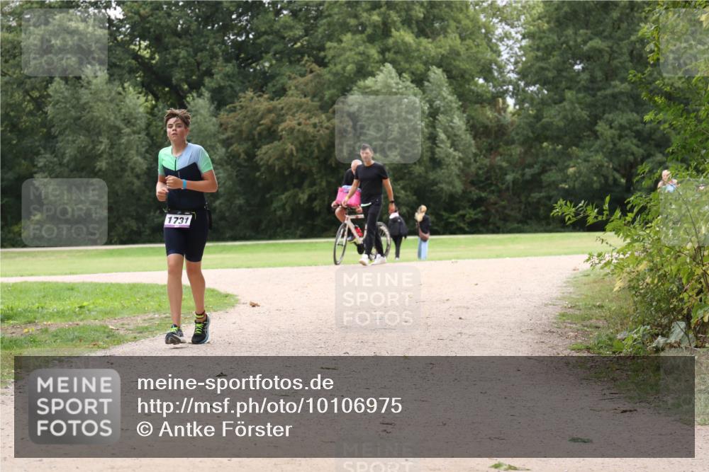 30.08.2026 - Elbe Triathlon Hamburg Antke Förster http://msf.ph/oto/10106975 30.08.2026 12:40:02 Laufen 1731 meine-sportfotos.de