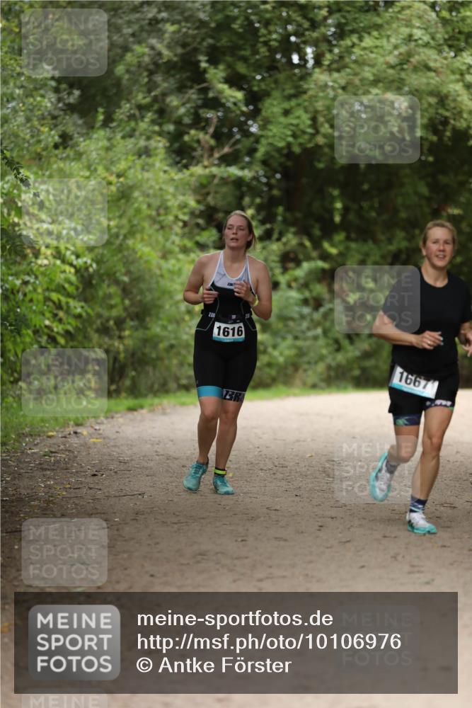 30.08.2026 - Elbe Triathlon Hamburg Antke Förster http://msf.ph/oto/10106976 30.08.2026 12:27:50 Laufen 1616, 1667, 73 meine-sportfotos.de