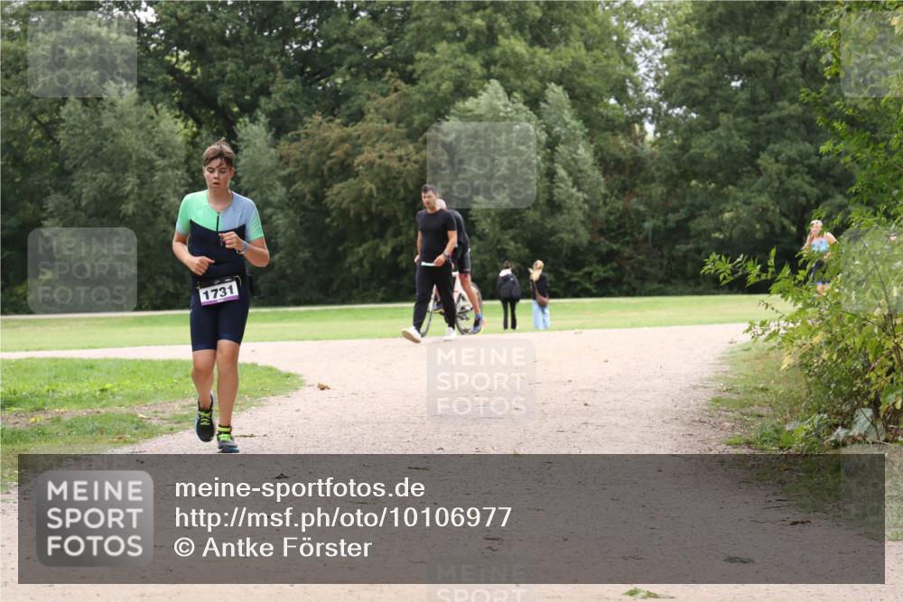 30.08.2026 - Elbe Triathlon Hamburg Antke Förster http://msf.ph/oto/10106977 30.08.2026 12:40:02 Laufen 1731 meine-sportfotos.de
