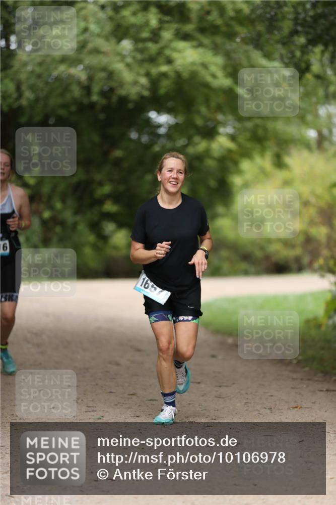 30.08.2026 - Elbe Triathlon Hamburg Antke Förster http://msf.ph/oto/10106978 30.08.2026 12:27:51 Laufen 16, 1657 meine-sportfotos.de