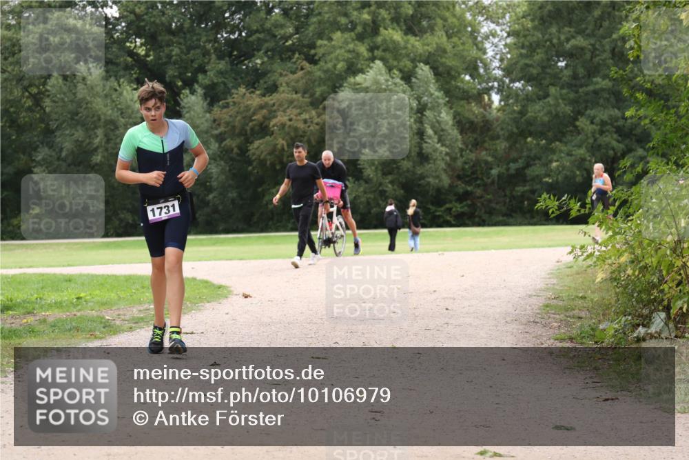 30.08.2026 - Elbe Triathlon Hamburg Antke Förster http://msf.ph/oto/10106979 30.08.2026 12:40:03 Laufen 1731 meine-sportfotos.de