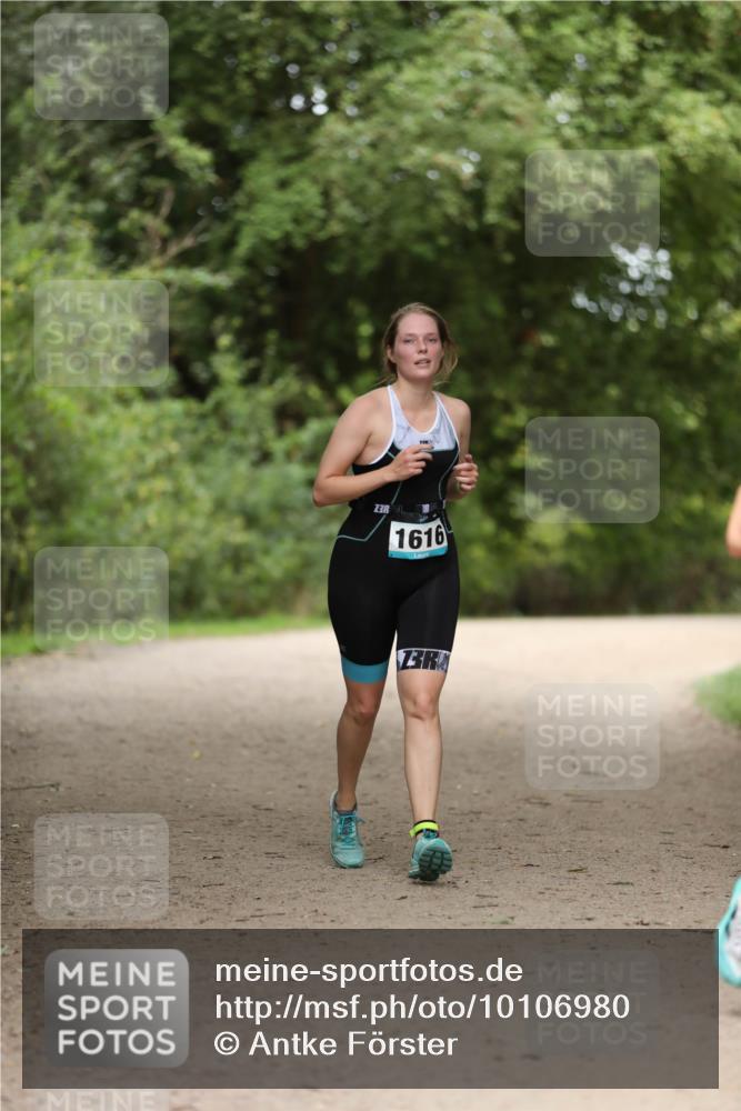 30.08.2026 - Elbe Triathlon Hamburg Antke Förster http://msf.ph/oto/10106980 30.08.2026 12:27:52 Laufen 3, 1616, 23 meine-sportfotos.de