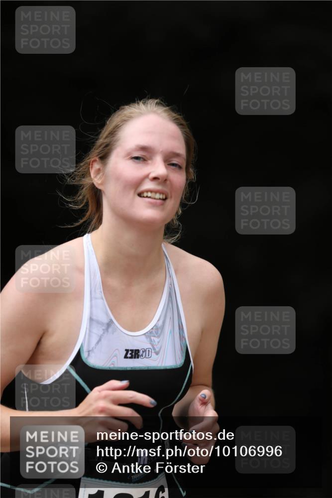 30.08.2026 - Elbe Triathlon Hamburg Antke Förster http://msf.ph/oto/10106996 30.08.2026 12:27:57 Laufen 3, 3 meine-sportfotos.de