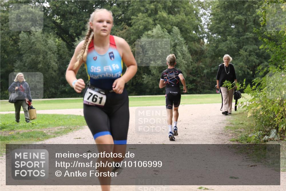 30.08.2026 - Elbe Triathlon Hamburg Antke Förster http://msf.ph/oto/10106999 30.08.2026 12:40:16 Laufen 761 meine-sportfotos.de