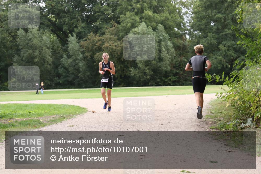 30.08.2026 - Elbe Triathlon Hamburg Antke Förster http://msf.ph/oto/10107001 30.08.2026 12:40:50 Laufen 1769 meine-sportfotos.de