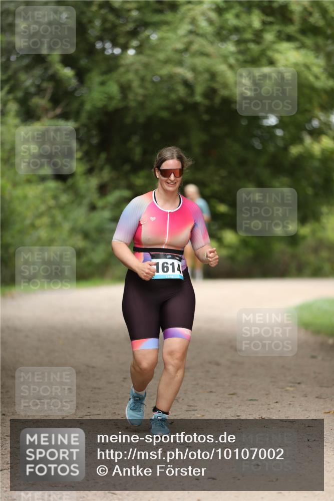 30.08.2026 - Elbe Triathlon Hamburg Antke Förster http://msf.ph/oto/10107002 30.08.2026 12:28:37 Laufen 1614 meine-sportfotos.de