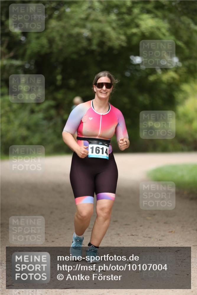 30.08.2026 - Elbe Triathlon Hamburg Antke Förster http://msf.ph/oto/10107004 30.08.2026 12:28:38 Laufen 1614 meine-sportfotos.de