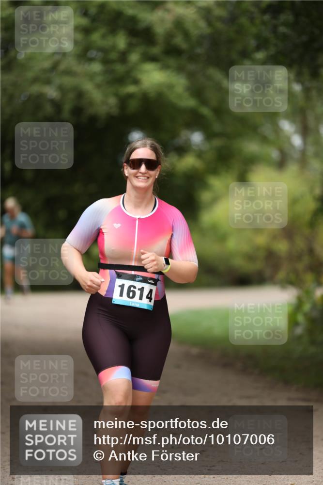 30.08.2026 - Elbe Triathlon Hamburg Antke Förster http://msf.ph/oto/10107006 30.08.2026 12:28:39 Laufen 1614 meine-sportfotos.de
