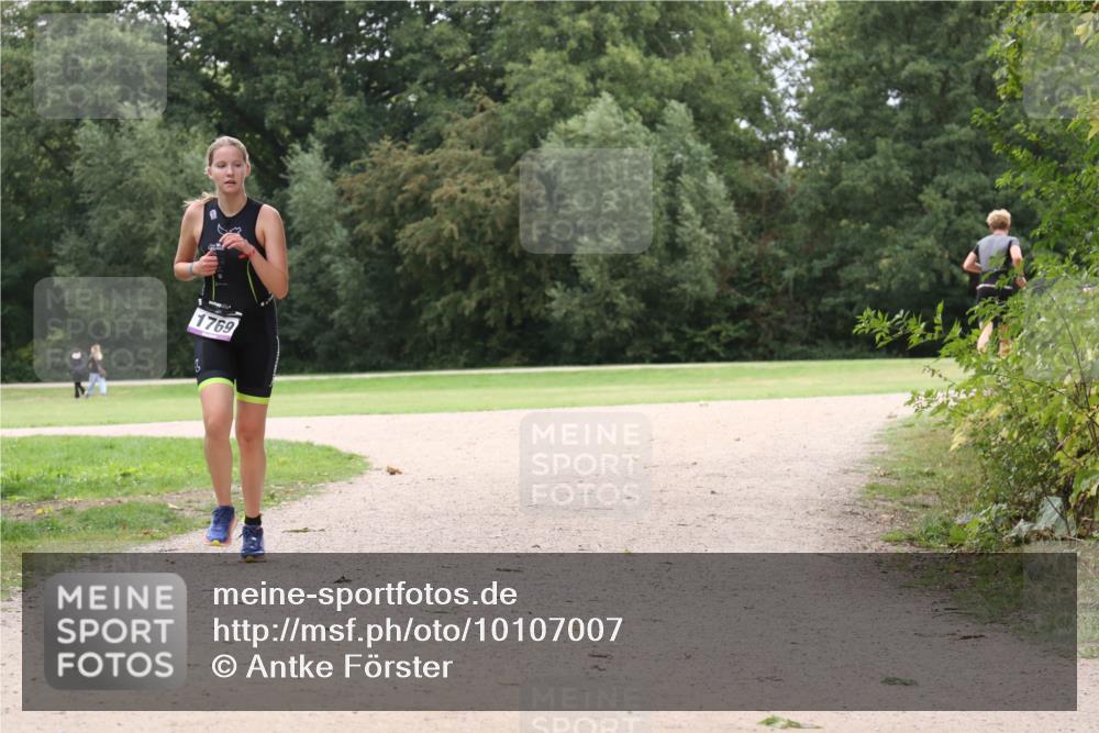 30.08.2026 - Elbe Triathlon Hamburg Antke Förster http://msf.ph/oto/10107007 30.08.2026 12:40:53 Laufen 1769 meine-sportfotos.de