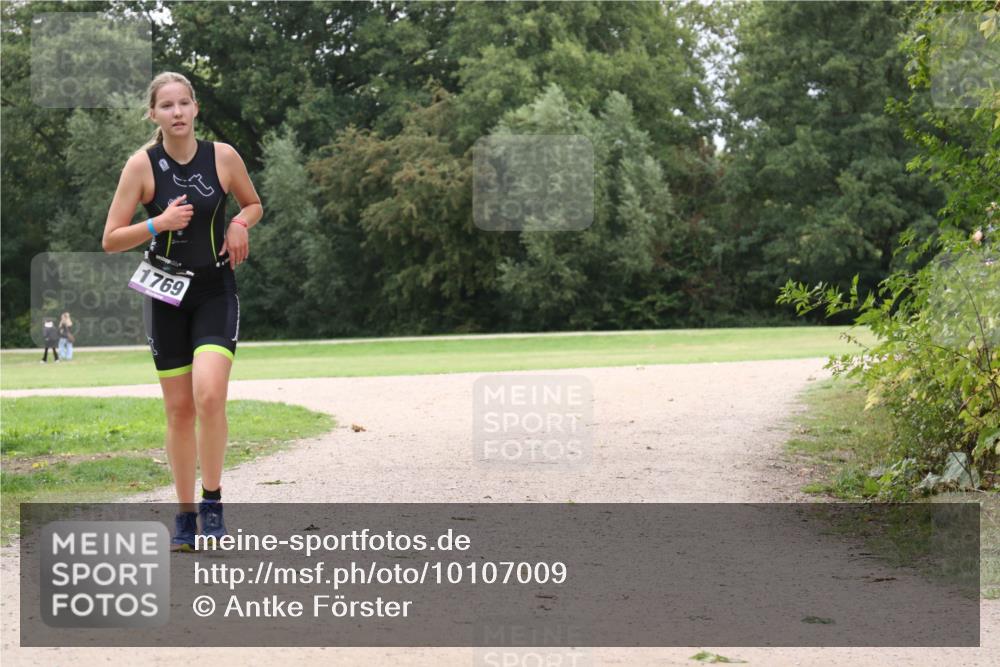30.08.2026 - Elbe Triathlon Hamburg Antke Förster http://msf.ph/oto/10107009 30.08.2026 12:40:54 Laufen 1769 meine-sportfotos.de
