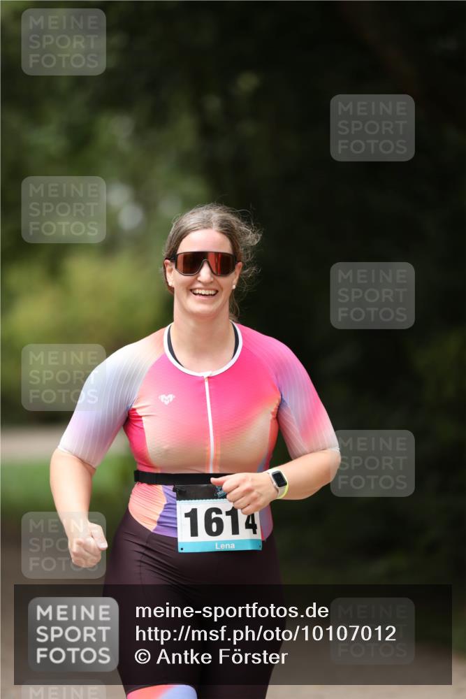 30.08.2026 - Elbe Triathlon Hamburg Antke Förster http://msf.ph/oto/10107012 30.08.2026 12:28:41 Laufen 1614 meine-sportfotos.de