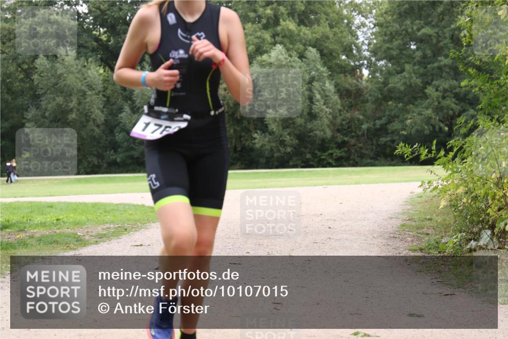 30.08.2026 - Elbe Triathlon Hamburg Antke Förster http://msf.ph/oto/10107015 30.08.2026 12:40:56 Laufen 176 meine-sportfotos.de